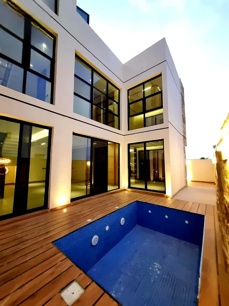 Brown Stone & Black-Themed 6-Bedroom Villa