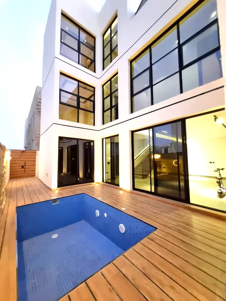 Brown Stone & Black-Themed 6-Bedroom Villa