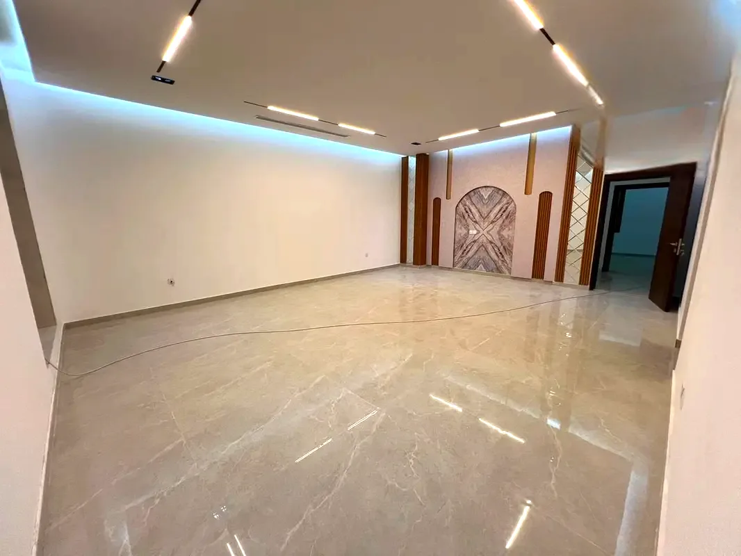 Fully Detached 6-Bedroom Villa