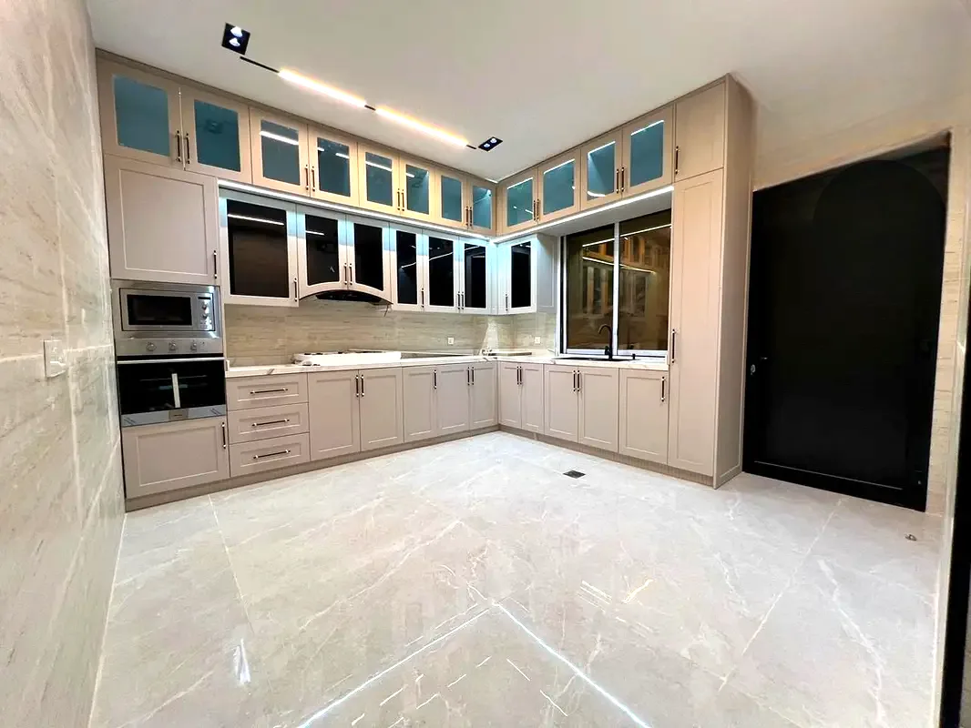 Fully Detached 6-Bedroom Villa