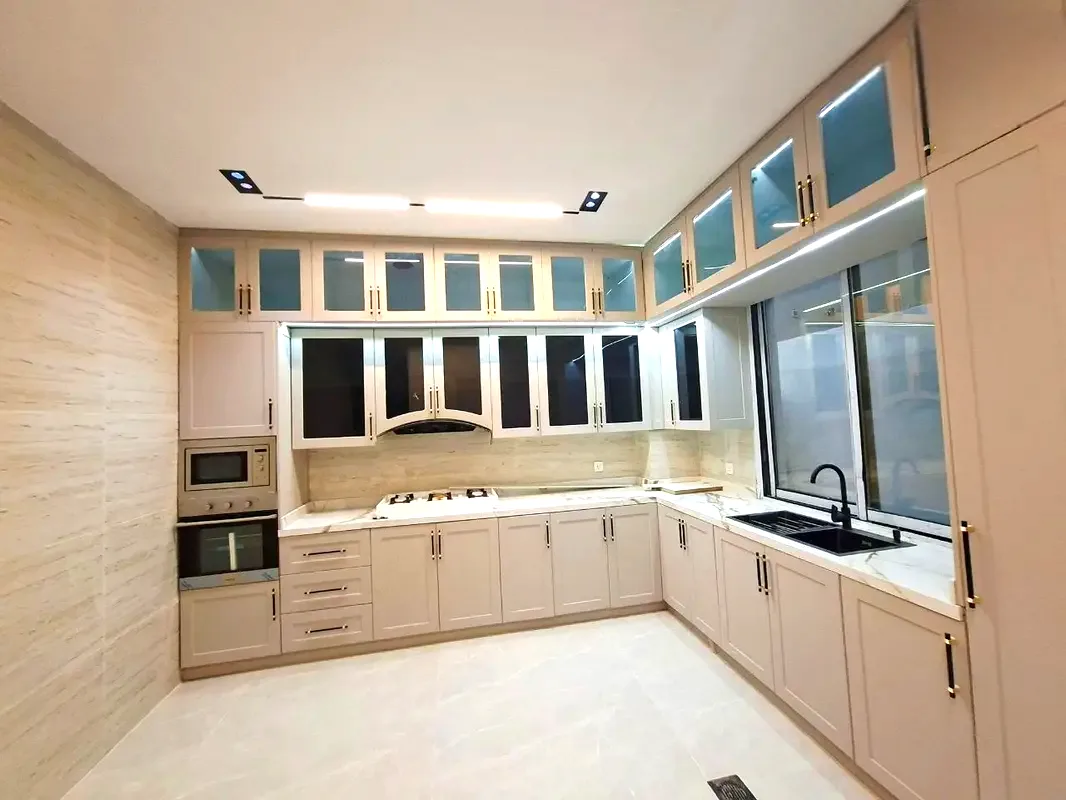 Fully Detached 6-Bedroom Villa
